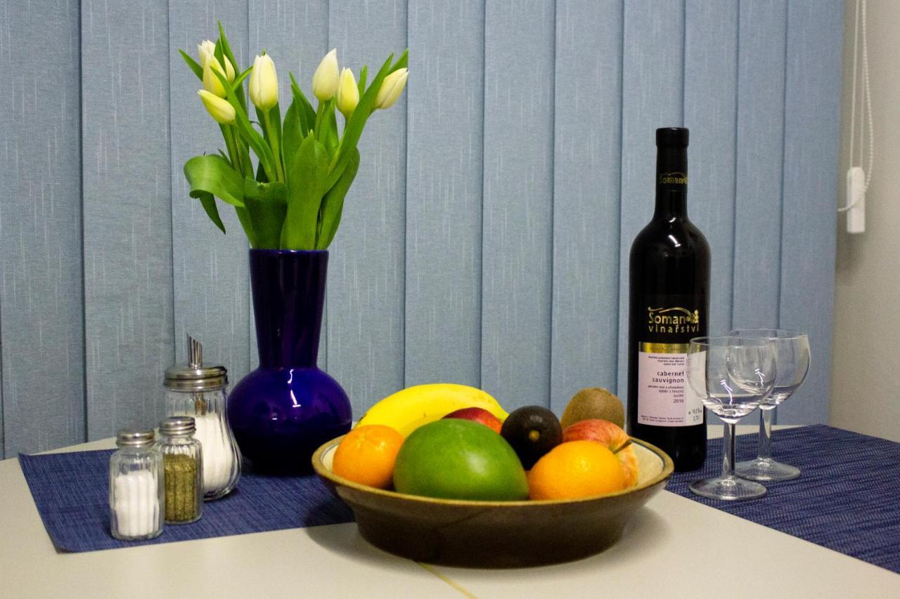 Blue In Beautiful Style Garden With Atmosphere Apartamento Praga